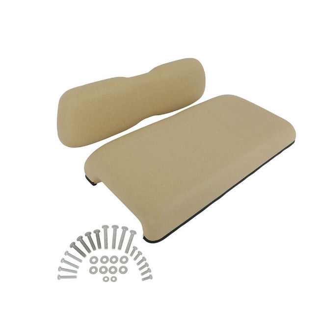Un asiento delantero de color beige encaja en el coche del club DS 2000.5 hasta el carrito de golf Bajo el cojín trasero
